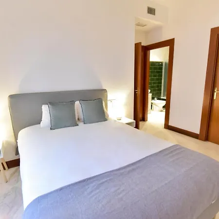 New! Luxury Design Apartment With Free Parking Seville Exterior photo