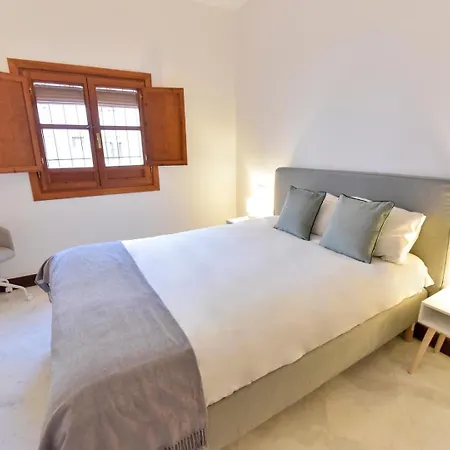 New! Luxury Design Apartment With Free Parking Seville Exterior photo
