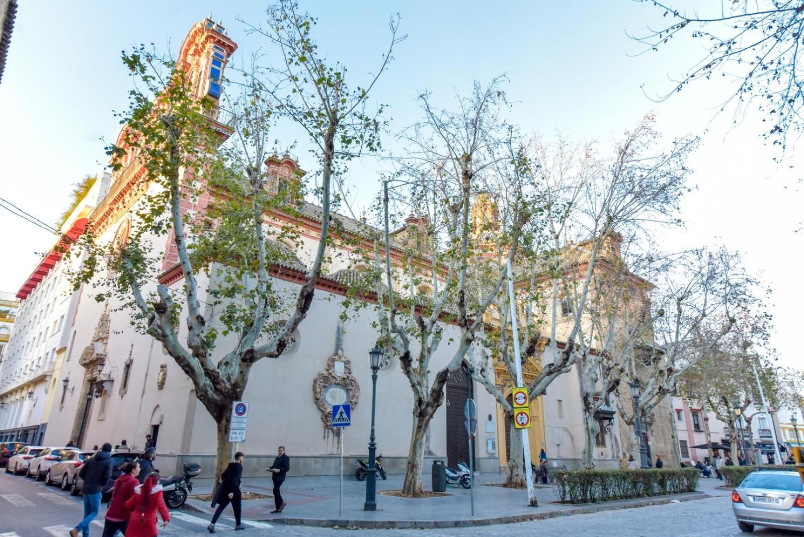 New! Luxury Design With Free Parking Seville