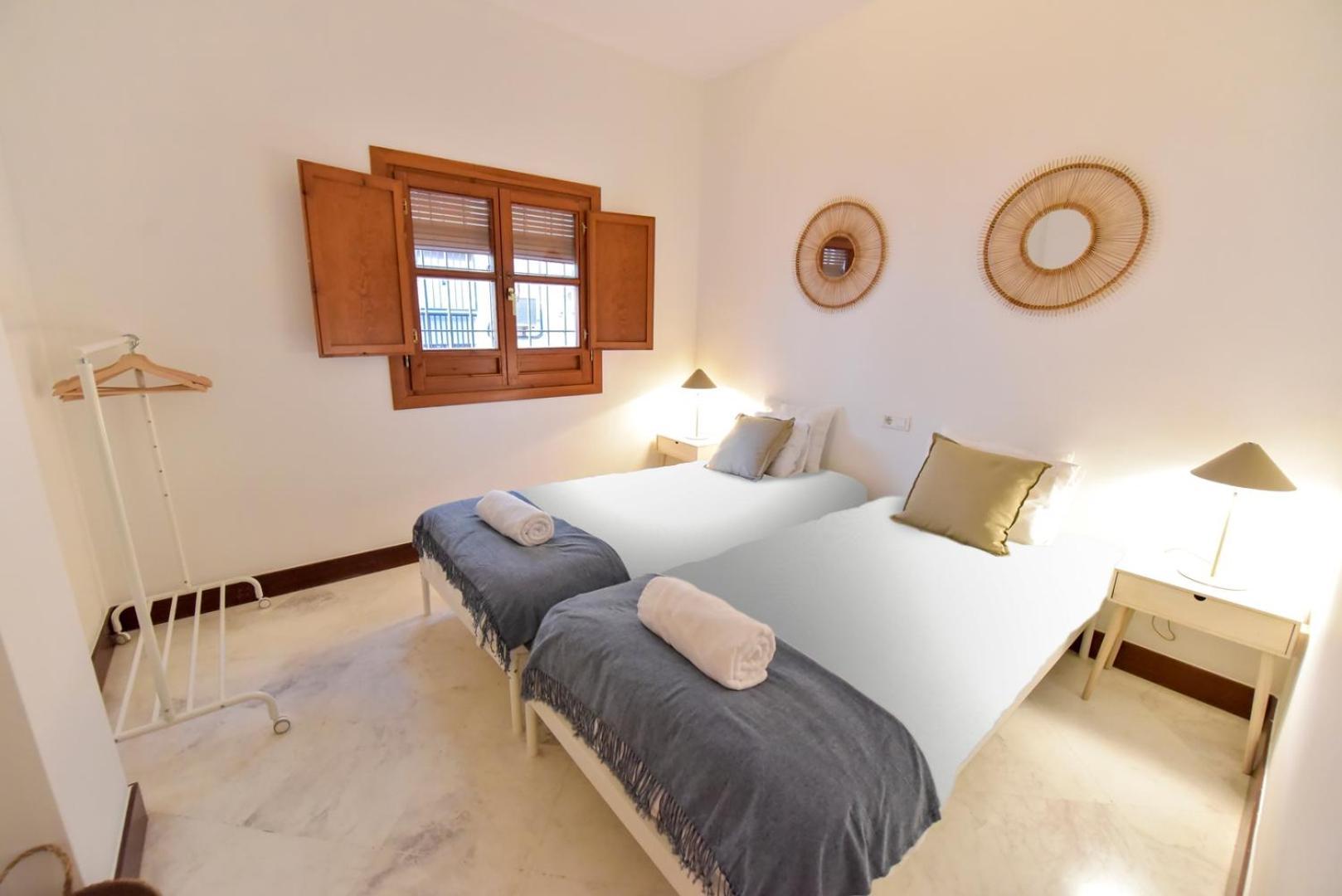New! Luxury Design With Free Parking Apartment